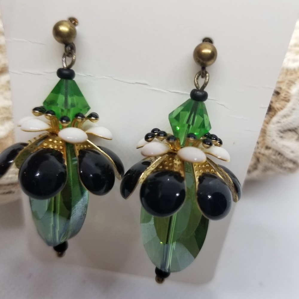 Earrings - Picture 4 of 5